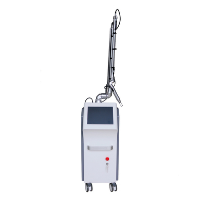Q Switched 2000mj 2000W เครื่องกําจัดรอยสักเลเซอร์ด้วยระบบลมน้ําเย็น
